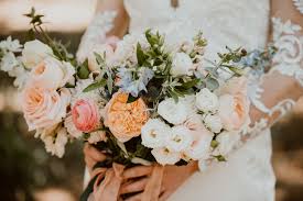 How to take care of bouquet flowers. Foolproof Ways To Take Care Of Your Wedding Flowers On Your Day