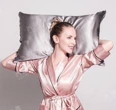 How do you wash a silk quilt? China Oeko Qualified Slip Silk Pillow Case 22 Momme 6a 100 Mulberry Silk Pillow Case With Hyaluronic Acid China Slip Silk Pillowcase And 100 6a Mulberry Silk Pillowcase Price