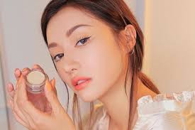 Bandingkan harga, orisinalitas produk yang dijual di shopee mall sudah terjamin sehingga kamu bisa membandingkan produk lain dari berbagai seller di shopee mall. Atasi Bibir Kering Dan Pecah Pecah Dengan 5 Rekomendasi Lip Balm Terbaik Harga Mulai 15 Ribu