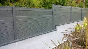 Cloture De Jardin En Alu Alulam Personnalisez Votre Cloture A L Infini Cette Cloture Aluminium A Ete Personnali Cloture Aluminium Cloture Jardin Cloture Alu