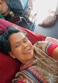 Decided to be a loaf 🍞 today. #lazyday #loafcat #lazycat