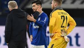 Das spiel zwischen borussia dortmund und 1899 hoffenheim war erst wenige minuten alt, da gingen die fans des bvb schon auf die barrikaden. Bundesliga Heute Live Sc Freiburg Schalke 04 Im Tv Livestream Und Liveticker