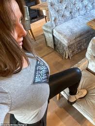 Jun 23, 2021 · carol vorderman has joined forces with susanna reid in a moving promotional video ahead of the 2021 pride of britain awards. Carol Vorderman 60 Displays Her Hourglass Curves In Skintight Leather Trousers Tech Readsector