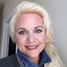 Dawn Moniz's Instagram, Twitter & Facebook