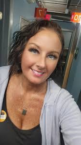 Lottie Leonard's Instagram, Twitter & Facebook