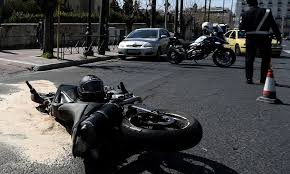 Θύελλα αντιδράσεων έχει προκαλέσει το σοβαρό τροχαίο έξω απο την βουλή, που σημειώθηκε την παρασκευή, στο οποίο εμπλέκεται υπηρεσιακό αυτοκίνητο της ελληνικής. D1dfdjjw Mphbm