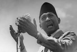 Kehidupan presiden soekarno ayah beliau bernama raden soekemi sosrodihardjo dan ibu bernama ida ayu nyoman rai. Indonesia Proclaimer Ir Soekarno Bali Tours