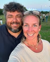 Rachelle Lutz's Instagram, Twitter & Facebook