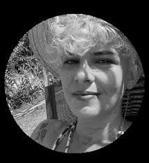 A MENINA DOS CABELOS D'ÁGUA