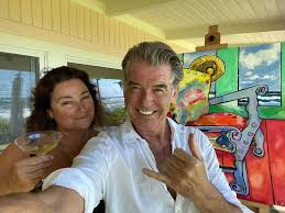 Aug 06, 2021 · pierce brosnan penned a gushing tribute on instagram to his wife keely shaye to celebrate their 20th wedding anniversary on friday. So Cool Gratuliert Pierce Brosnan Seiner Frau Zum Geburtstag Promiflash De