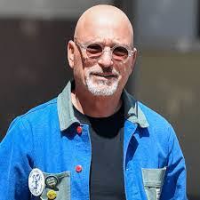 Earline Ashley's Instagram, Twitter & Facebook