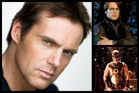 And we have the reference to the golden age Sandman (Wesley Dodds) in the  last episode of Stargirl!! We had already had a cameo of the Sandman in  live action within the