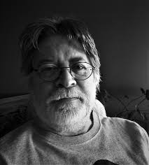 What venue in Lawrence can host a poetry reading event