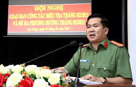 Sáng 10/3, đại tá đinh văn nơi, giám đốc công an tỉnh an giang đã đến thăm, động viên và tặng giấy khen cho anh lâm thanh tân, công an viên xã phú an, huyện phú tân, vì có thành tích xuất sắc trong công tác đấu tranh phòng chống tội phạm, góp phần đảm bảo an ninh trật tự trên địa bàn. Wyfb5reevwyr6m