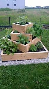 10 Ideas For An Aromatic Garden Aromatic Garden Ideas Aromatic Garden Gardenaromatic Ideas In 2020 Garden Layout Diy Garden Veggie Garden