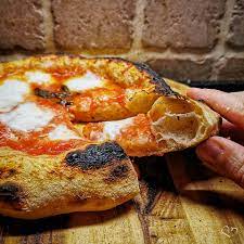 E vi assicuro che avrete serie difficoltà ad andare ancora in pizzeria. Pizza Con Lievito Madre E Cornicione Alto Pan Brioche