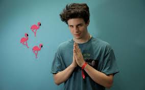 I was so happy to hear he was touring in the u.s. Petit Biscuit Devela Dos Sencillos Petit Biscuit Devoile Deux Singles Coucou Lola
