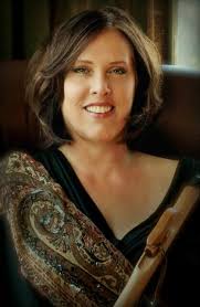 Review: Ann Licater: "Doorway to a Dream"