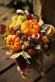 There are those flower bouquets that can be carried on the arm and these look interesting in combination with the this type of bouquet involves so many advantages that you can't imagine, like the fact that you can add so many flowers in it and you can add tall flowers. 51 Unique And Non Traditional Wedding Bouquets Weddingomania