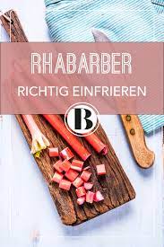 Rhabarber schälen ist ganz leicht. Rhabarber Einfrieren So Macht Ihr Es Richtig Rhabarber Einfrieren Rhabarber Rhabarber Marmelade