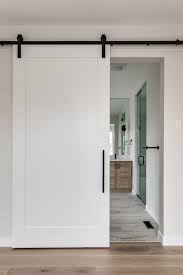 White Barn Door In 2020 White Barn Door Home Modern Barn Door