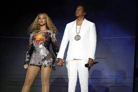 Ce dimanche 15 juillet, les amoureux ont mis le feu, et les spectateurs étaient ravis. Quand Beyonce Et Jay Z Proposent A Leurs Fans De Suivre La Finale France Croatie Au Stade De France People Bo Kay