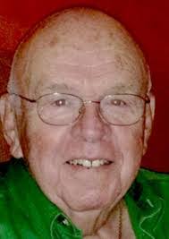 Shelly Olinger's Instagram, Twitter & Facebook