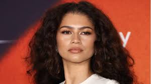 Pasangan Impian? Zendaya dan Robert Pattinson Tengah Diincar untuk Main  Film Terbaru A24