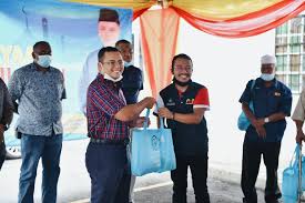 The strategic investment arm of the state of selangor that stimulates economic. Serahan Juadah Berbuka Puasa Pejabat Dato Menteri Besar Selangor Bersama Penduduk Di Pusat Khidmat Dun Sungai Tua Batu Caves