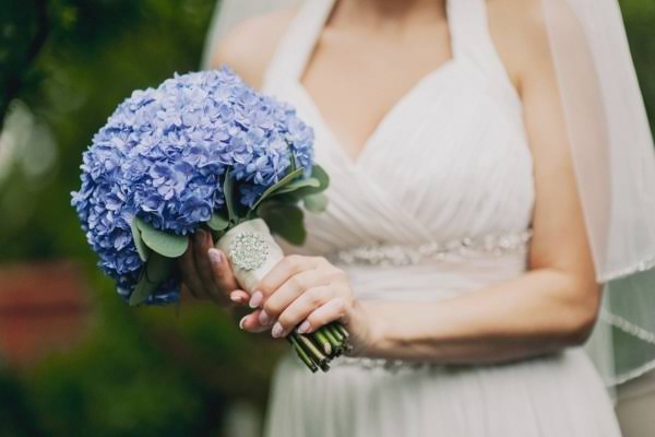 The Best Single-Flower Wedding Bouquets