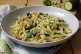 Le Trofie Cremose Con Zucchine E Pancetta E Philadelphia Sono Un Primo Piatto Ricette Pasti Italiani Primi Piatti