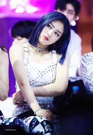 Itzy Pics On Twitter Itzy Kpop Girls Blue Hair