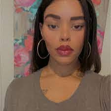 Vanessa Booher's Instagram, Twitter & Facebook