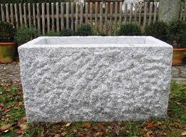 Ein kleiner brunnen im garten ist eine schöne dekoration, erfordert nicht viel platz und kann wahre viele verschiedene trendige designs für jeden garten. Granitbrunnen Wasserbrunnen