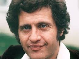 He was born in 1938, son of acclaimed film noir director julius jules dassin. Joe Dassin Le Recit Des Dernieres Heures Avant Sa Mort Tele Star