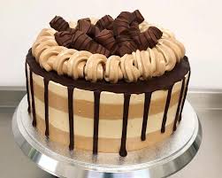 Kinder Bueno Drip Cake One Of My All Time Favourite Chocolate Bars Baking Drip Cakes Honey Cake Recipe Cake Recipes