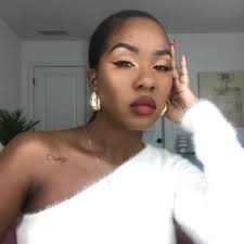 Kelsey Murrell (@GlamtwinKels1)