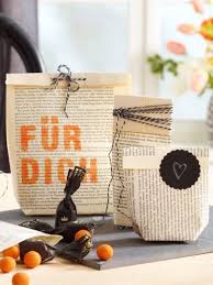 Geschenktuten Aus Alten Buchern Basteln Wunderweib Upcycling Ideen Geschenktute Basteln Alte Bucher