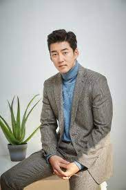 2021년 6월 17일 오후 윤계상의 소속사는 지인의 소개로 만나 좋은 감정으로 만나고 있으며 열애중인것이 맞다고 인정했습니다. G4cgf Z32ayfkm