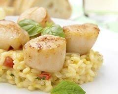 Noix De Saint Jacques A La Plancha Risotto A L Huile De Truffe Et Wok De Legumes Du Sud Recette Recette Petoncle Recette Poisson Recettes Poissons Et Fruits De Mer