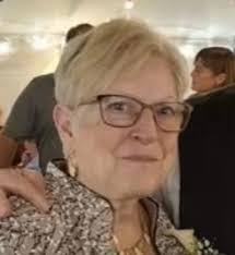 Cindy Pilcher's Instagram, Twitter & Facebook