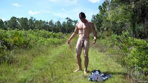 Hombre desnudo al aire libre corredor ver en linea