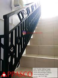 Pegangan dari besi slim rounded, kecil sesuai dengan bentuk dan ukuran telapak tangan. 77 Railing Tangga Minimalis Ideas Railing Stairs Bogor