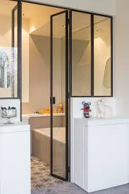 Salle De Bains Avec Porte Verriere Idee Salle De Bain Chambre Salle De Bain Porte Salle De Bain