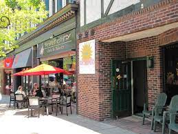 Port City Cafe Bakery And The Red Sun Fire Roasting Co In Oswego Ny Http Visitoswegocounty Com Food Lodging 2 Dining Night Life Night Life Oswego Cafe