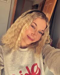 Haley Whitt's Instagram, Twitter & Facebook