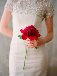 If you want a collection of truly stunning flowers to add natural beauty to your wedding day, consider globalrose.com's impressive compilation of the best bridesmaid bouquets online. 26 Chic Single Stem Wedding Bouquets Weddingomania