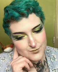 A little birdie told me that cutting my hair and putting