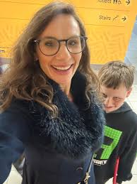 Looking for a trusty hairdresser for a colour and cut this month, wanting  to achieve the look in the last 3 photos, 1st photo is my current neglected  birds nest 🤦🏻‍♀️ recommendations