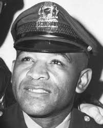 Bob Wells, a decorated veteran cop, dies at 85